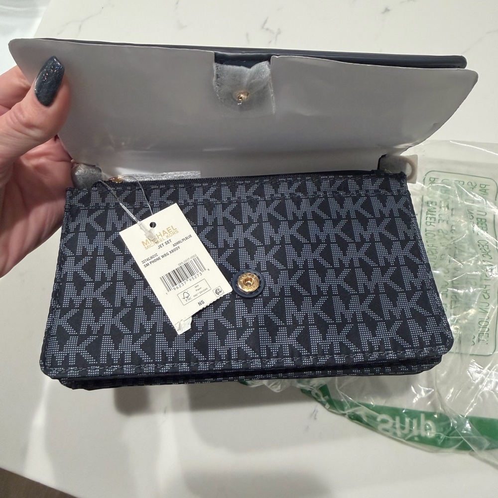 Michael Kors Navy and Gold Crossbody Bag - Picture 2 of 4